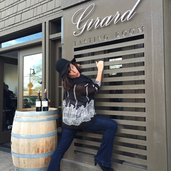 3/1/2015 tarihinde Judy B.ziyaretçi tarafından Girard Winery Tasting Room'de çekilen fotoğraf