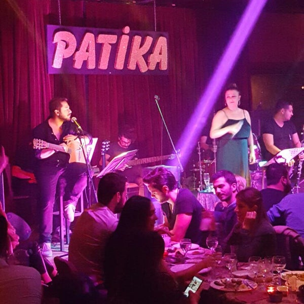 Das Foto wurde bei Patika Bar von Erhan Ç. am 4/2/2016 aufgenommen