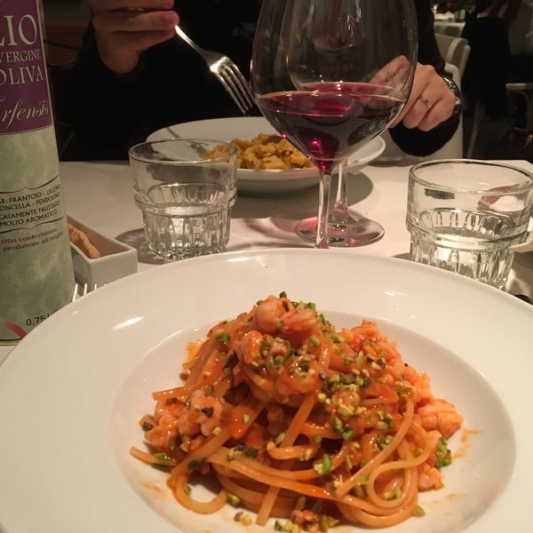 Delicious restaurant in Pigneto! A new way to look at the Italian cuisine. Order the pasta with shrimp and pistachio and be happy!