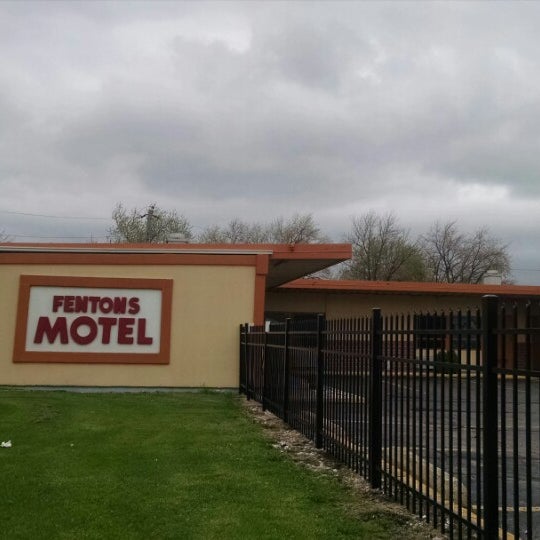 Fentons Motel 2305 W Jefferson St