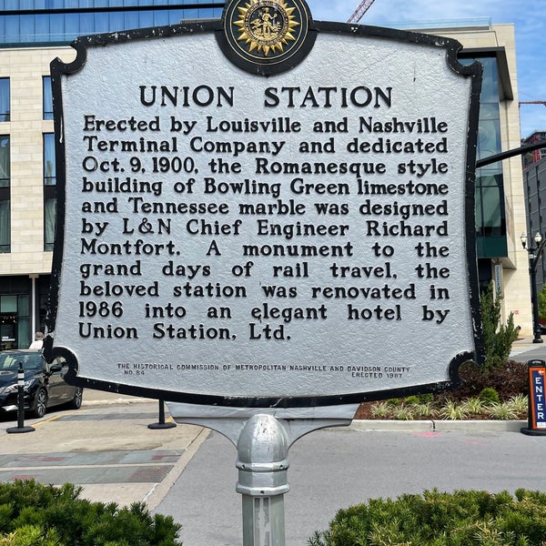 รูปภาพถ่ายที่ Union Station Hotel Nashville, Autograph Collection โดย Caroline K. เมื่อ 7/12/2022