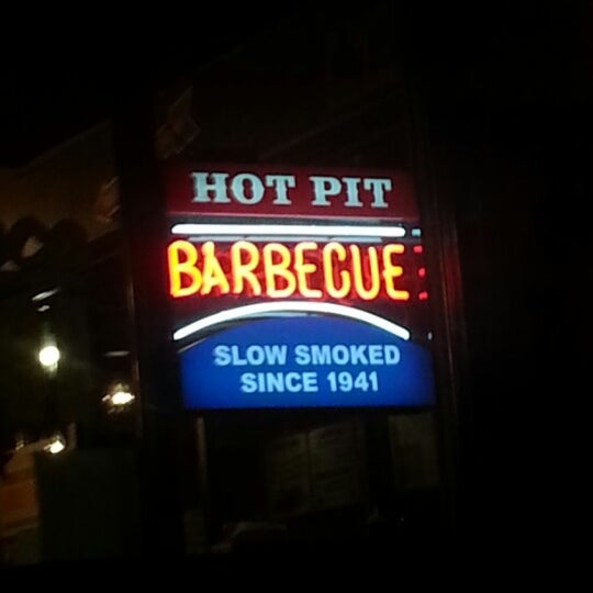 Foto scattata a Dickey&#39;s Barbecue Pit da Dwayne K. il 10/29/2012