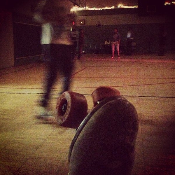5/30/2013 tarihinde Philip P.ziyaretçi tarafından Crazy Legs Skate Club'de çekilen fotoğraf