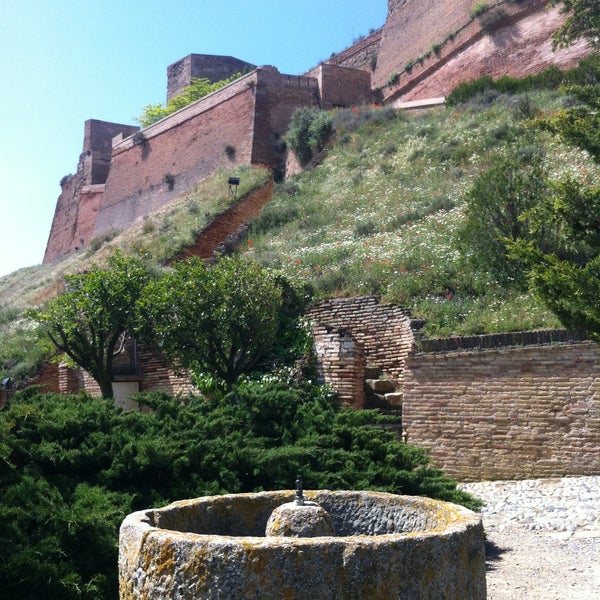Foto diambil di Castillo de Monzón oleh Helena A. pada 5/5/2013
