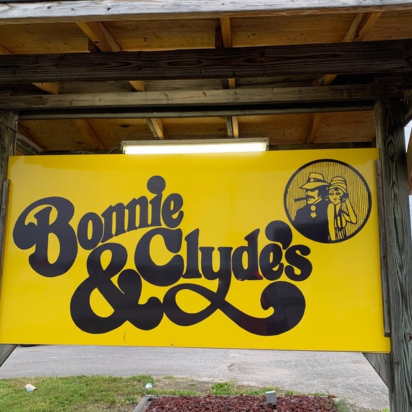 Bonnie and Clyde's Pizza Parlor Pizzería en Pleasure Ridge Park