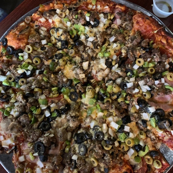 Bonnie and Clyde's Pizza Parlor Pizzería en Pleasure Ridge Park