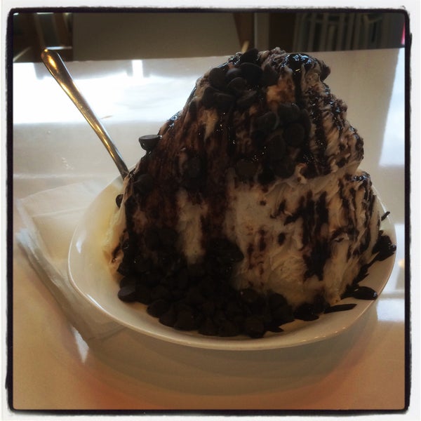 Photo taken at Sno-Zen Shaved Snow &amp; Dessert Cafe by Brendan T. on 7/20/2015