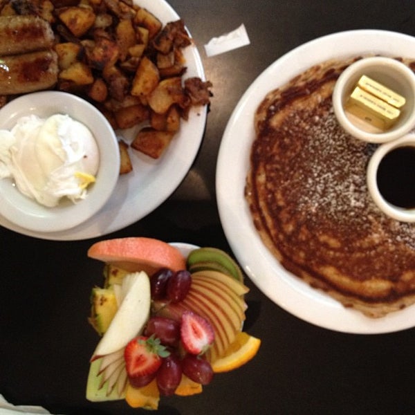 Cricket Café Breakfast Spot in Portland