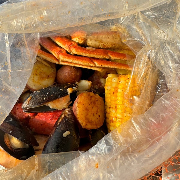 Joe's Crab Shack Seafood Restaurant in Oceanside
