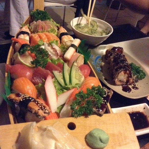 5/8/2014 tarihinde Fabiola B.ziyaretçi tarafından Sushi Garden'de çekilen fotoğraf