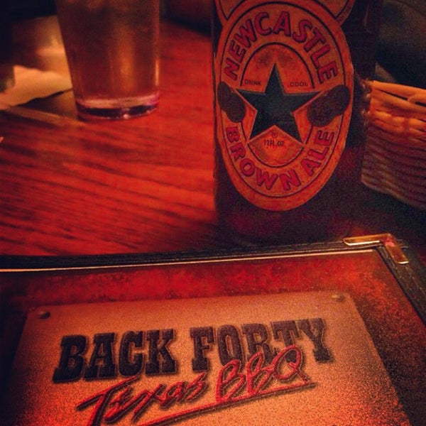 รูปภาพถ่ายที่ Back Forty Texas BBQ Roadhouse &amp; Saloon โดย Nicole I. เมื่อ 7/27/2013