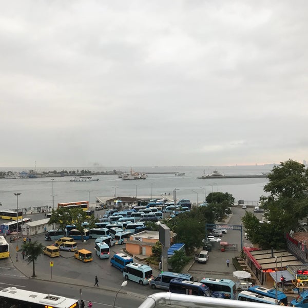 รูปภาพถ่ายที่ Deniz Hotel โดย Burki เมื่อ 6/25/2018
