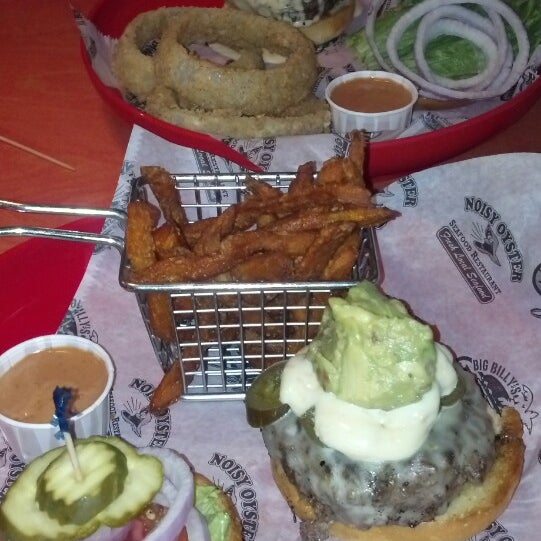 6/28/2014 tarihinde Vicki H.ziyaretçi tarafından Big Billy&#39;s Burger Joint'de çekilen fotoğraf
