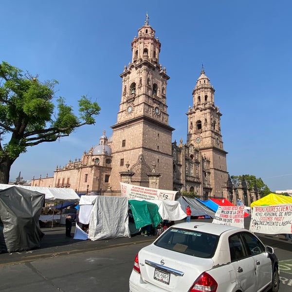 รูปภาพถ่ายที่ Catedral de Morelia โดย Mark J. เมื่อ 5/29/2021