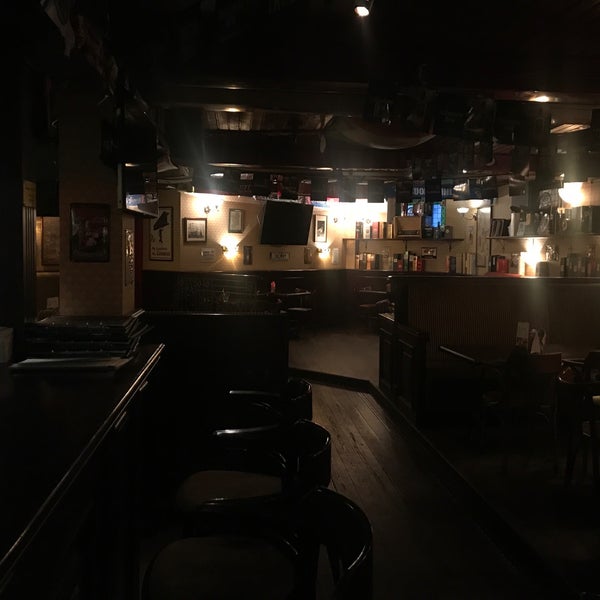Photo taken at Daddy&#39;s Irish Pub by Alexander C. on 3/22/2020