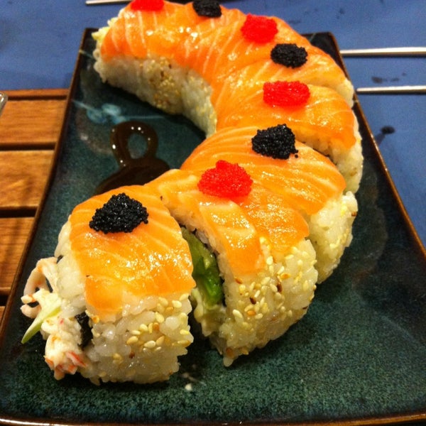 Photo prise au Sushi-Bar Ajumma par Maria K. le2/15/2013