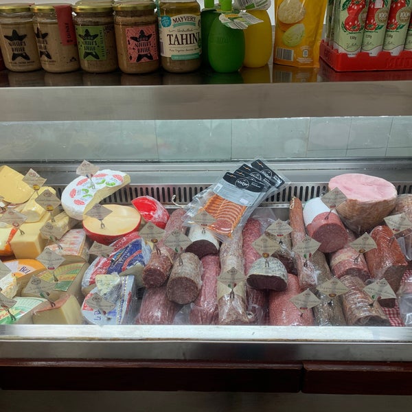 Das Foto wurde bei The Oasis Grocery Store von Nam Nắn Nót am 12/6/2019 aufgenommen