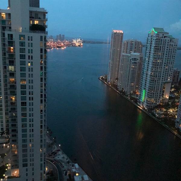รูปภาพถ่ายที่ JW Marriott Marquis Miami โดย Gonçal B. เมื่อ 6/29/2018