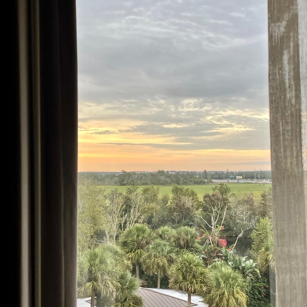 Photo taken at Marriott Orlando Airport Lakeside by Gonçal B. on 10/28/2021