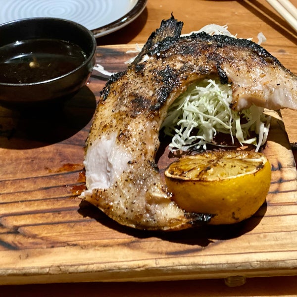 Foto diambil di Dragonfly Robata Grill &amp; Sushi oleh Gonçal B. pada 5/20/2021