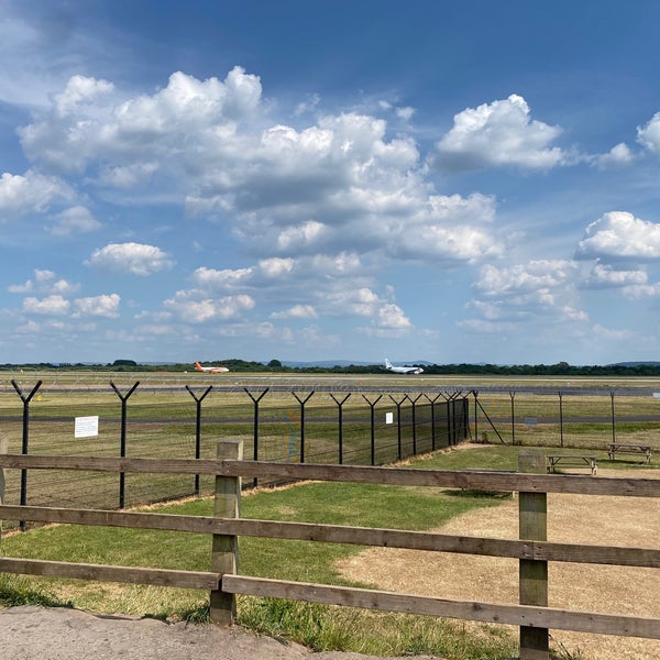 Photo taken at Runway Visitor Park by はまーん on 6/16/2023