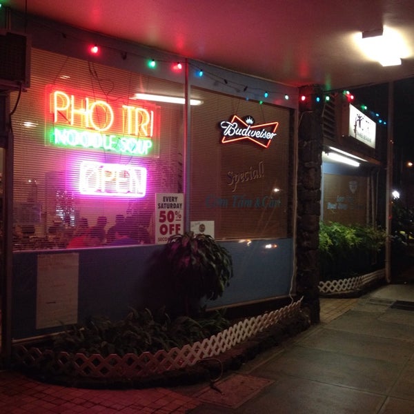 11/2/2014 tarihinde Hawaii J.ziyaretçi tarafından Pho Tri Vietnamese Restaurant'de çekilen fotoğraf