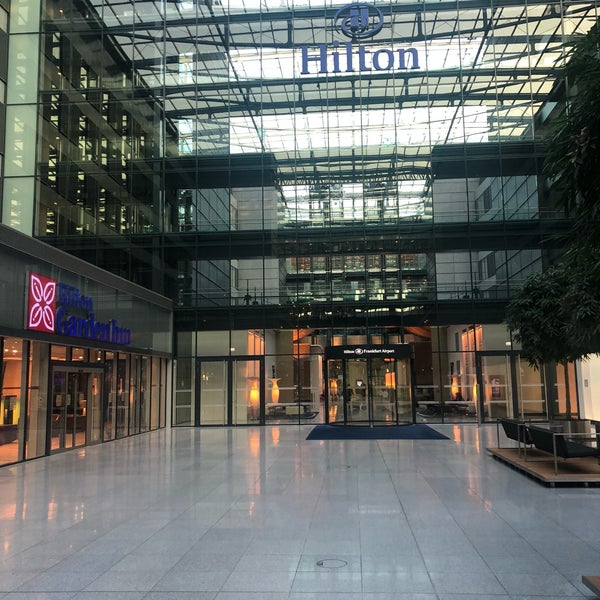 Foto diambil di Hilton Garden Inn Frankfurt Airport oleh Nobu pada 1/21/2019