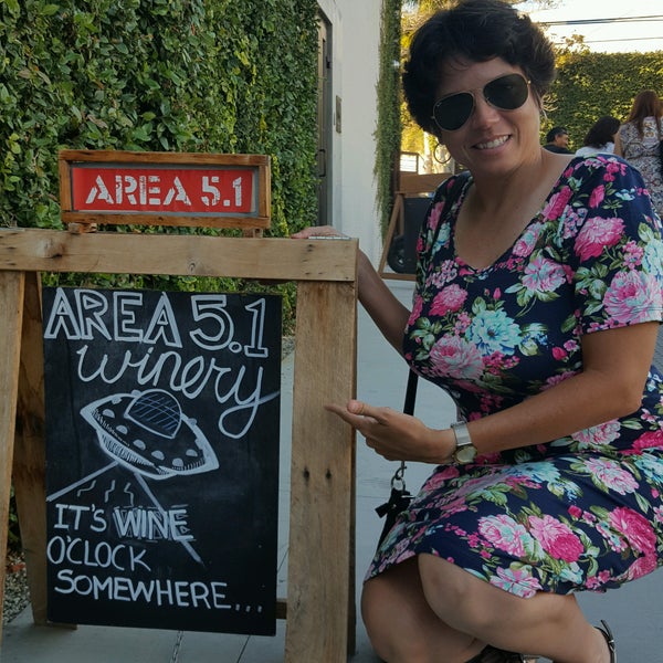 Das Foto wurde bei Area 5.1 Winery von Roxanne R. am 7/24/2016 aufgenommen
