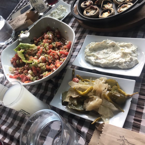 Снимок сделан в Yalı Restaurant пользователем Eyüp Geleç 6/11/2021