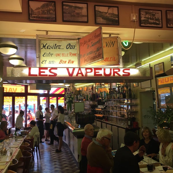 Photo taken at Les Vapeurs by Laurent G. on 6/18/2016