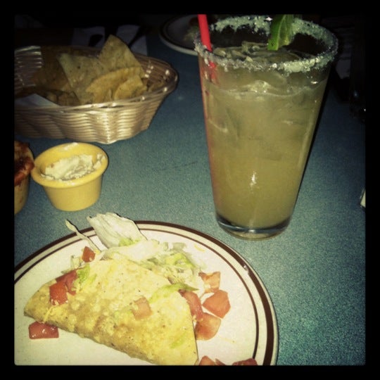 Снимок сделан в El Charro Mexican Dining пользователем Emma B. 11/19/2012