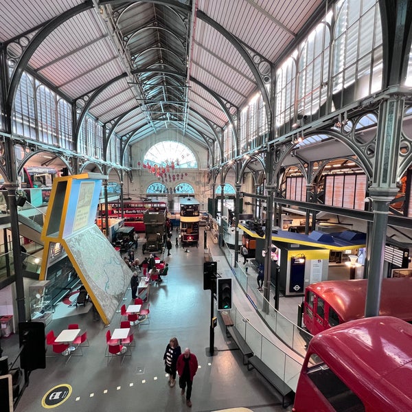 Foto tirada no(a) London Transport Museum por Bill G. em 1/29/2022