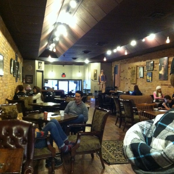 Photo taken at Dessert Oasis Coffee Roasters by Mary L. on 11/2/2013