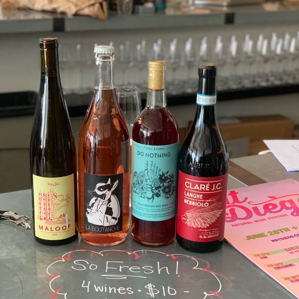 Снимок сделан в Vino Carta - Wine Shop &amp; Bar пользователем Reggie L. 6/27/2019
