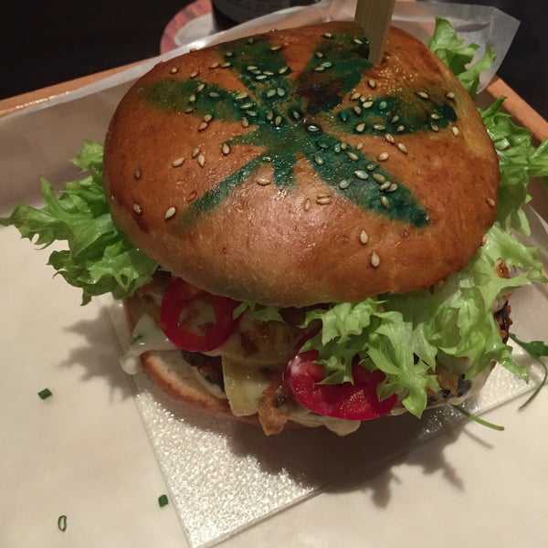 Capos Burger House at Michael Watkins blog