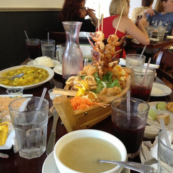 Das Foto wurde bei La Perla Peruvian Restaurant von Jim B. am 8/17/2013 aufgenommen