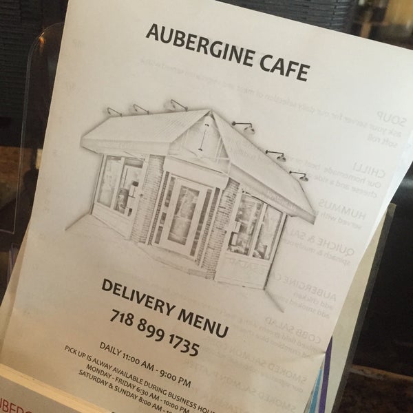 รูปภาพถ่ายที่ Aubergine Cafe โดย Andrea H. เมื่อ 2/21/2016