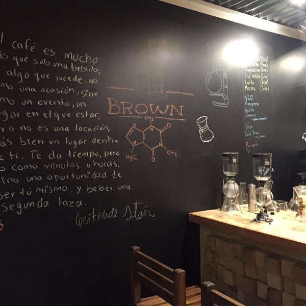 Photo taken at Brown Caffeine Lab by Gucho on 7/19/2016