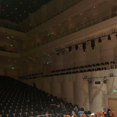 Foto tirada no(a) Konzerthaus Dortmund por Chris A. em 1/21/2013