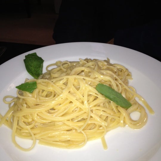 Amazing service and had the best dish I've ever tasted in my life!!!! Lemon Linguine!!