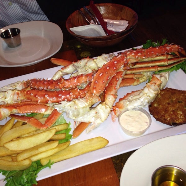 4/14/2014 tarihinde Nastasiaziyaretçi tarafından King Crab Tavern &amp; Seafood Grill'de çekilen fotoğraf