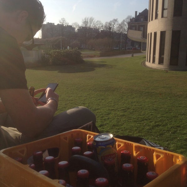 Foto diambil di Vrije Universiteit Brussel - Brussels Humanities, Sciences &amp; Engineering Campus oleh Mathieu v. pada 3/16/2017