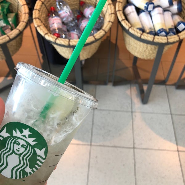 4/20/2018 tarihinde Ομερ Φαρθκ Κ.ziyaretçi tarafından Starbucks'de çekilen fotoğraf