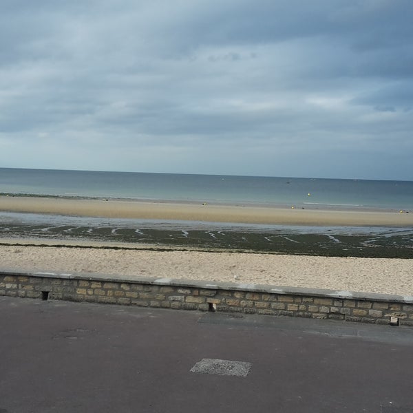 Photos At Plage De Lion Sur Mer Boulevard Maritime
