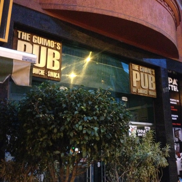 Foto diambil di Guimo&#39;s Pub oleh Hugo C. pada 8/11/2013