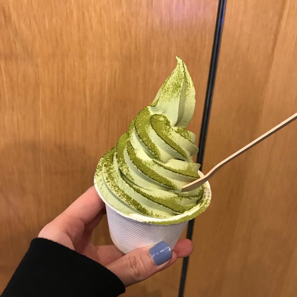 3/20/2019 tarihinde Annie P.ziyaretçi tarafından Tea Master Matcha Cafe and Green Tea Shop'de çekilen fotoğraf