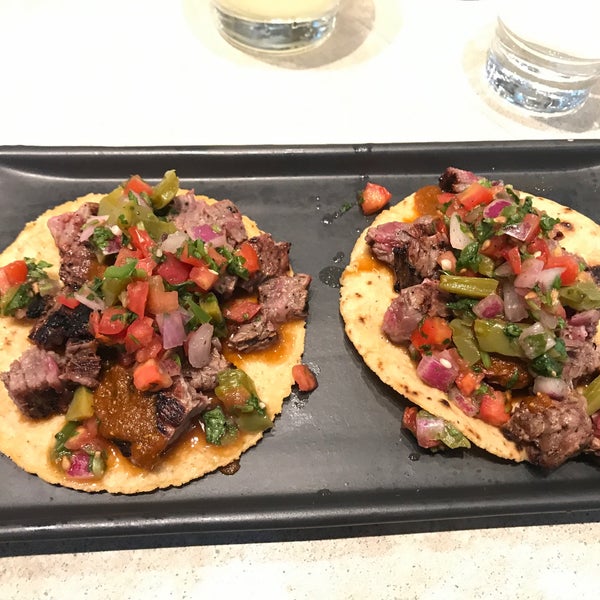 Tacos de carne asada and Margarita rocas ;)