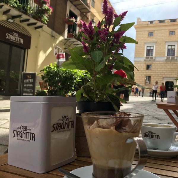 Foto tirada no(a) Ideal Caffé Stagnitta por Dandel em 5/23/2018