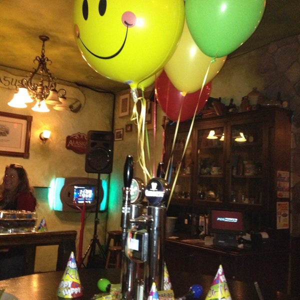 Снимок сделан в Killarney&#39;s Restaurant &amp; Irish Pub пользователем Jeneen S. 5/6/2013