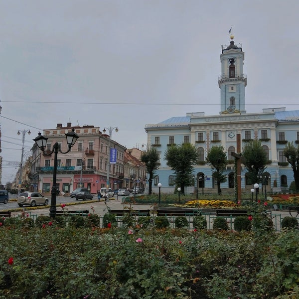รูปภาพถ่ายที่ Чернівецька міська рада / Chernivtsi City Council โดย Игорь Ш. เมื่อ 10/14/2016